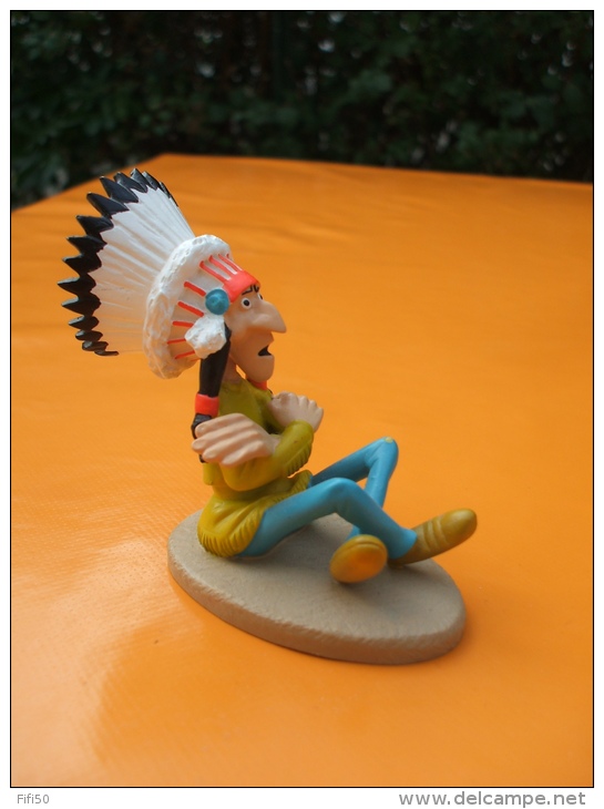 L' INDIEN   LUCKY LUKE 2003 Moulage Résine  Sans Doute D´aprés Marie Leblon - Statuettes En Résine