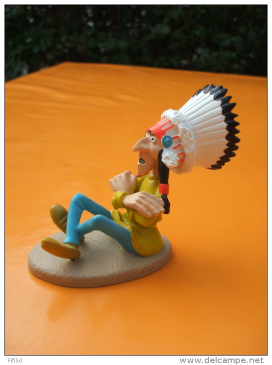 L' INDIEN   LUCKY LUKE 2003 Moulage Résine  Sans Doute D´aprés Marie Leblon - Statuettes En Résine