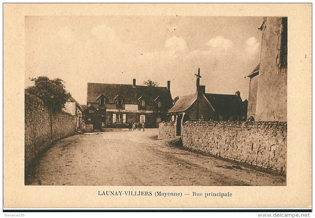 CPA 53 LAUNAY-VILLIERS RUE PRINCIPALE Petit Village - Autres & Non Classés