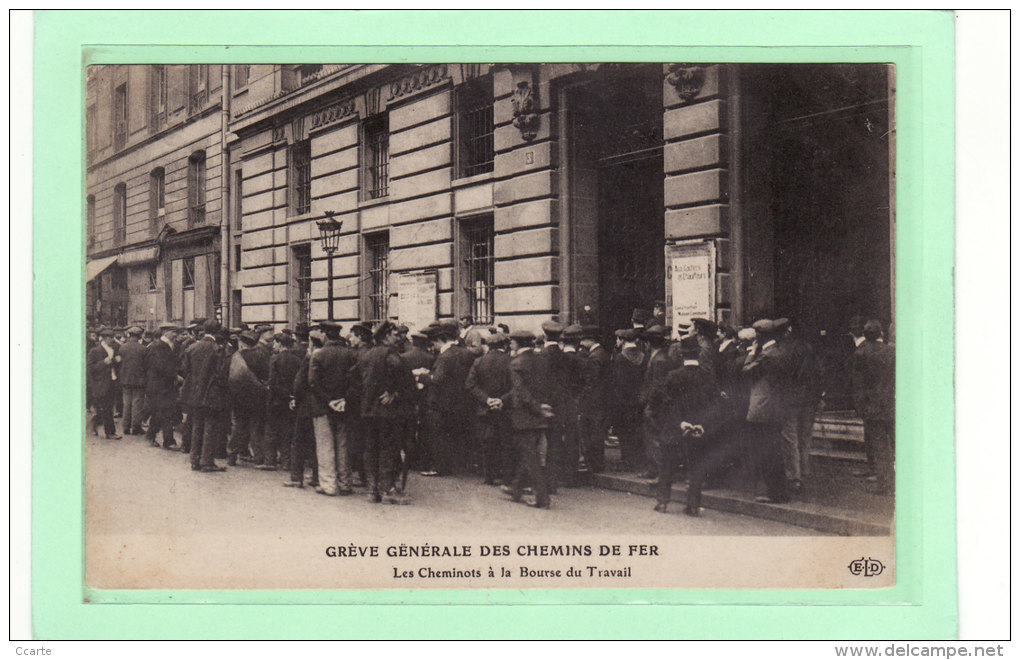 PARIS (75000)/EVENEMENTS/GREVES /GREVE GENERALE DES CHEMINS DE FER / Les Cheminots à La Bourse Du Travail / Animation - Grèves