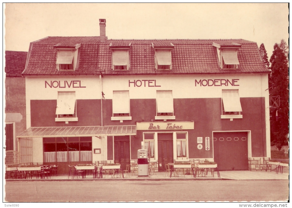CP  52  MONTIGNY -le-ROI    5 -  Nouvel  Hotel  Moderne  + Pompe  à  Essence  ( Gros  Plan ) - Montigny Le Roi