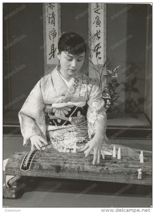 Old Japanese Stringed Instrument, Japones Instrument à Cordes,kimono, Old Photo - Fotos