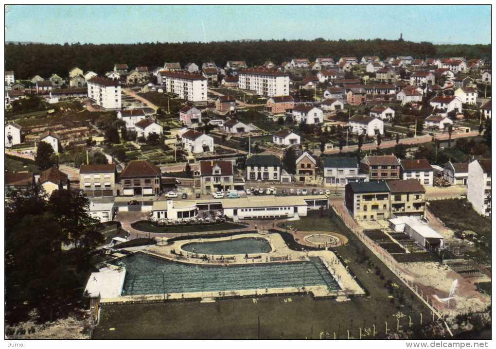 CREUTZWALD  (Moselle)  -  La Piscine ( Vue Aérienne) - Creutzwald