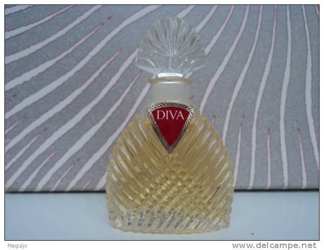 UNGARO " DIVA" SUPERBE MINI BOUCHON VERRE LIRE!!! - Miniatures Womens' Fragrances (without Box)