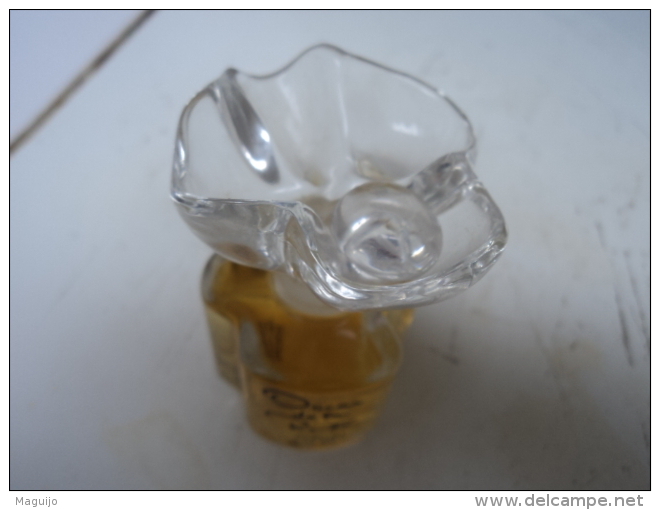 OSCAR DE LA RENTA  PARFUM FACTICE  TOUT EN VERRE BC INCLUS  15 ML   LIRE !! - Miniatures Womens' Fragrances (without Box)