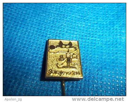 1984 Sarajevo Winter Olympics 1 1/2" Gold "Vuchko" The Wolf Stick Pin - Olympic Games