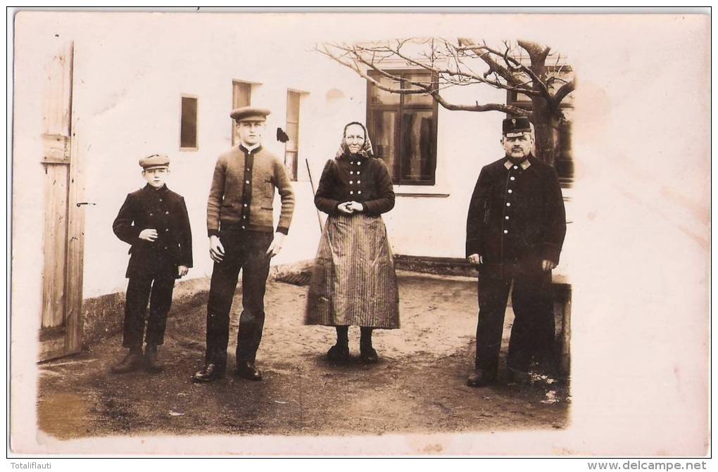 BRIESING Gemeinde Malschwitz Bei Bautzen Private Fotokarte Mit Einzelhaus Und Bewohner  1.2.1917 - Bautzen