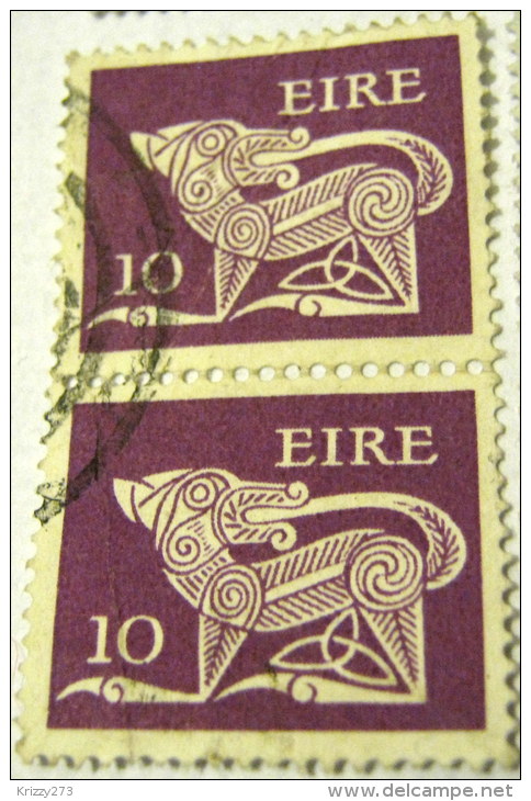 Ireland 1977 Stylised Dog 10p X2 - Used - Oblitérés