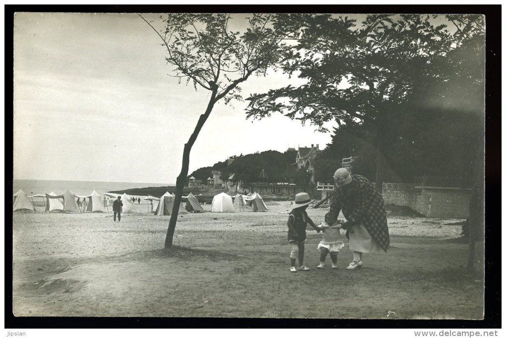 Cpa Carte Photo à Identifier , Identifiable Plage , Bord De Mer , Cabines De Bain  MABT27 - A Identifier