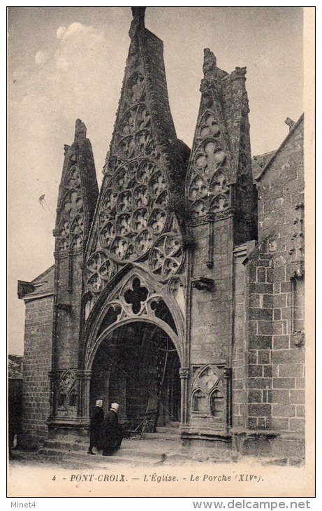 29 PONT CROIX  EGLISE  LE PORCHE XIV   FEMMES AVEC COIFFE - Pont-Croix