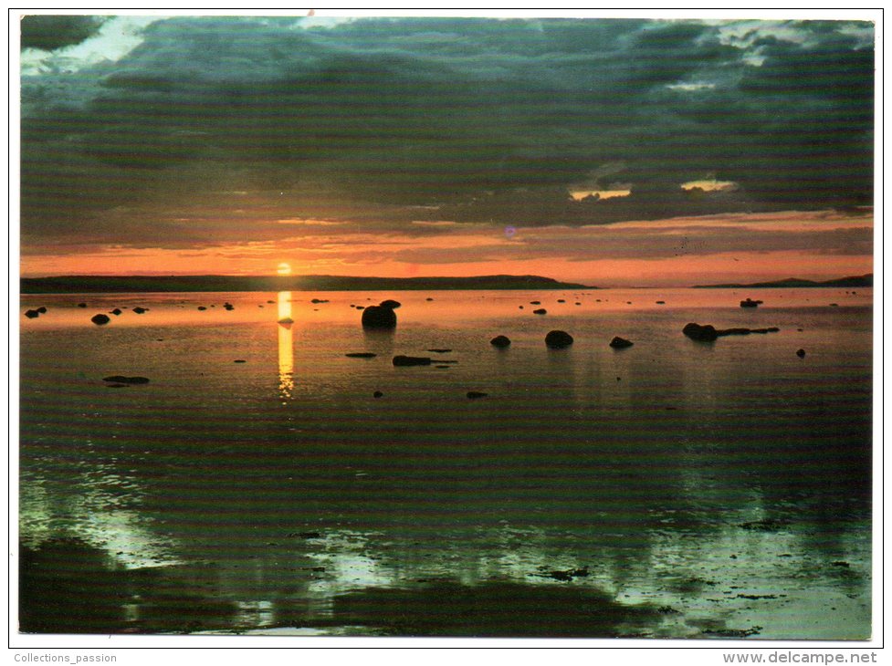 CP, NORVEGE, (NORWAY), Midnight Sun Over The Shelving Beach Of River Lakselv. Vierge - Noruega