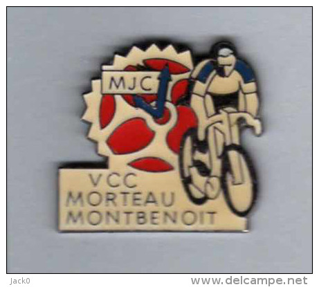 Pin´s  Sport   CYCLISME,  V.C.C.  MORTEAU - MONTBENOIT  ( 25 ) - Radsport