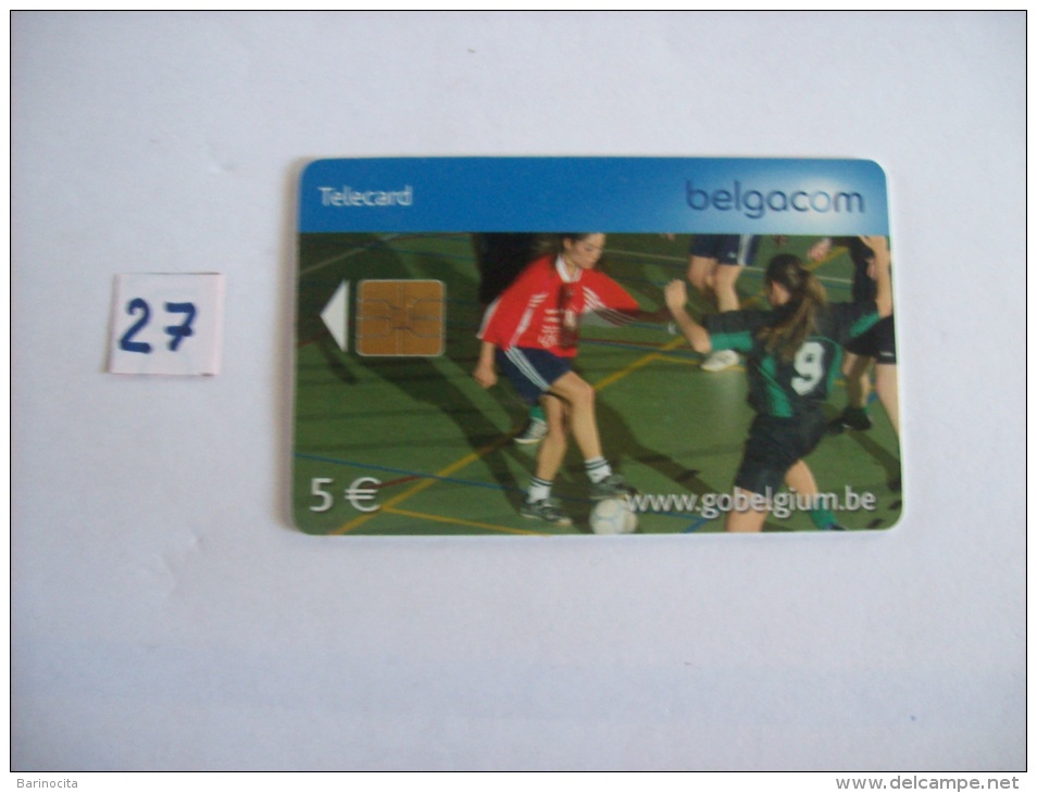 FOOTBALL En Salle Feminin    - Telecartes Belgique - 5 Euros   - Voir Photo (27) - Sport