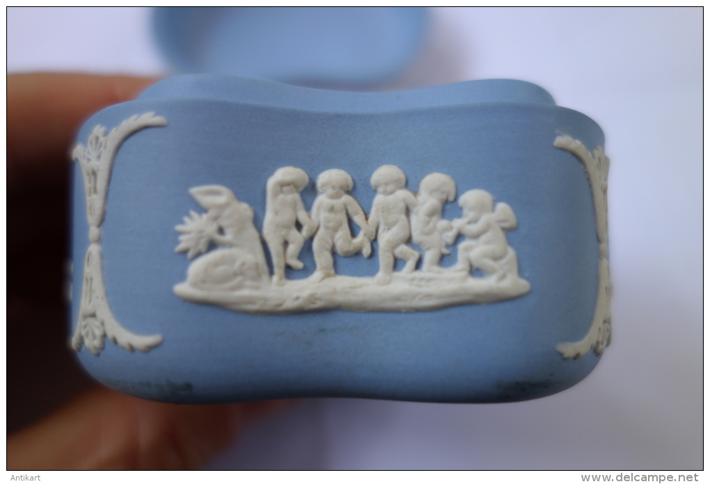 Bombonnière Wedgwood - 1963 nombreuses scènes antiques TBE