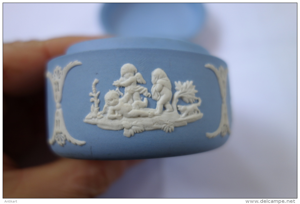 Bombonnière Wedgwood - 1963 nombreuses scènes antiques TBE