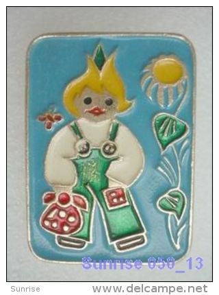 Cartoon Film Soviet: Chippollino / Old Soviet Badge USSR 250_u3274 - Disney