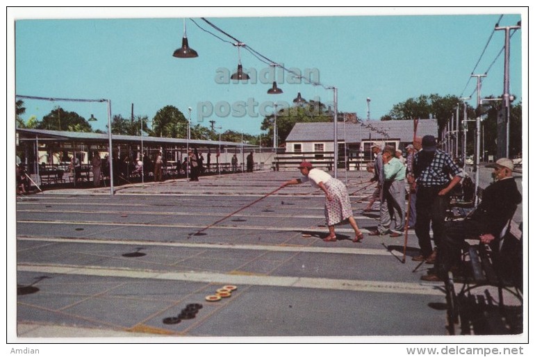 USA -BRADENTON FL ~ PLAYING At SHUFFLEBOARD CLUB ~1960s Vintage FLORIDA Postcard   [4258] - Bradenton