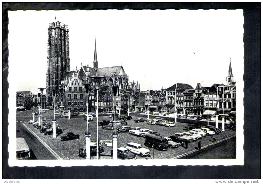 F884  Mechelen, Grote Markt En Sint Romboutstoren - Malines, Gran'Place Et Tour St. Rombaut - Auto Car Voitures - Mechelen