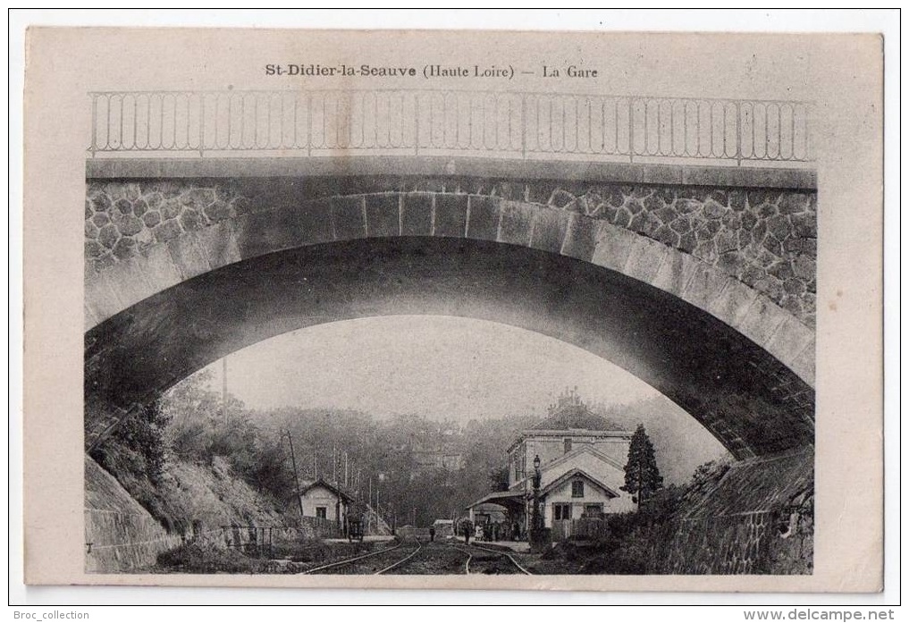 Saint-Didier-La-Séauve, La Gare, 1919, Animée (Saint-Didier-en-Velay), Petites Taches - Saint Didier En Velay