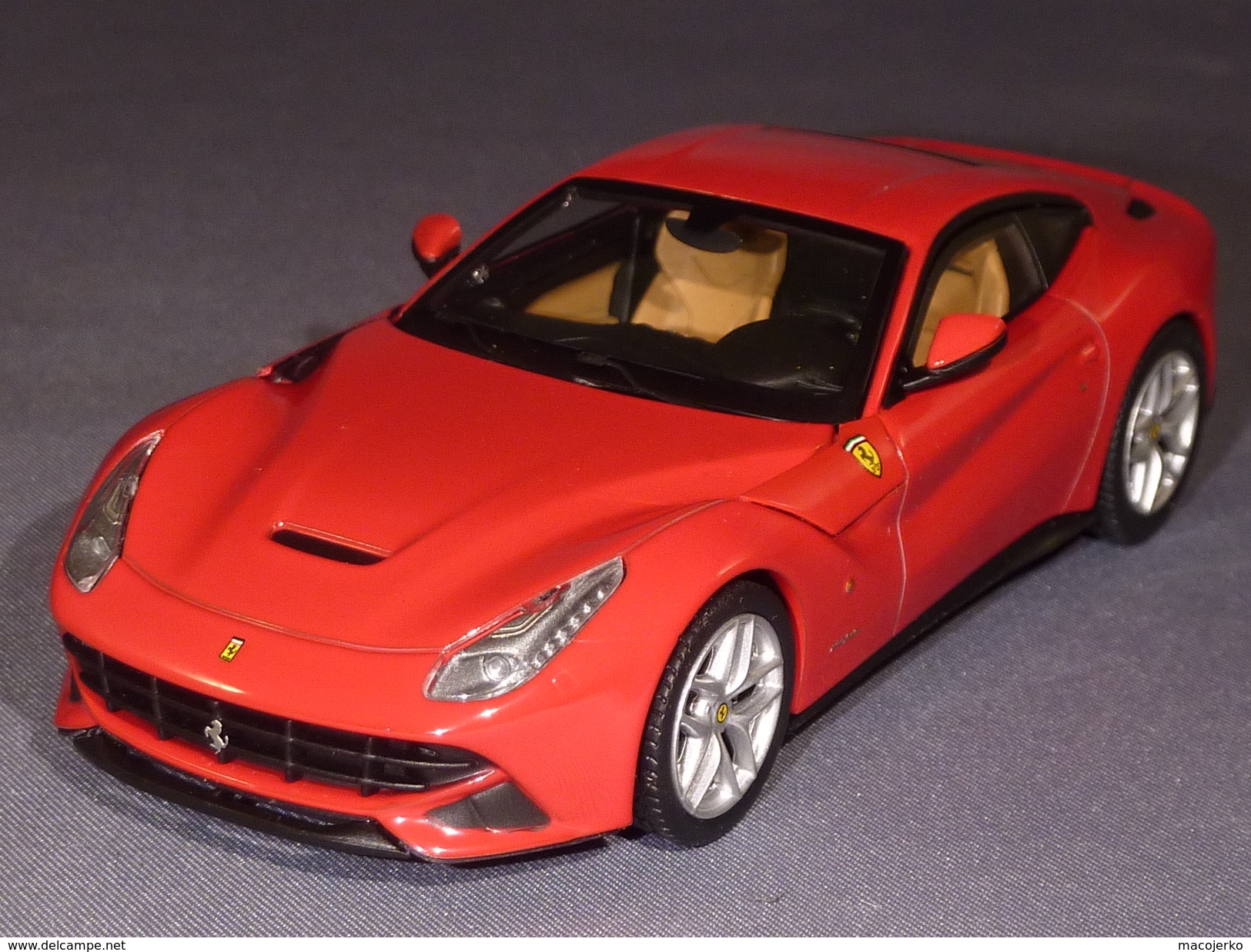 Hot Wheels X5499, Ferrari F12 Berlinetta, 1:43 - Hot Wheels