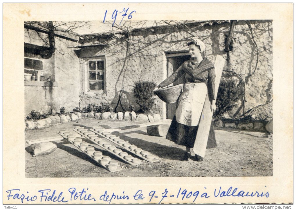 Vallauris - Le Travail De La Poterie - L'engobeuse - Vallauris