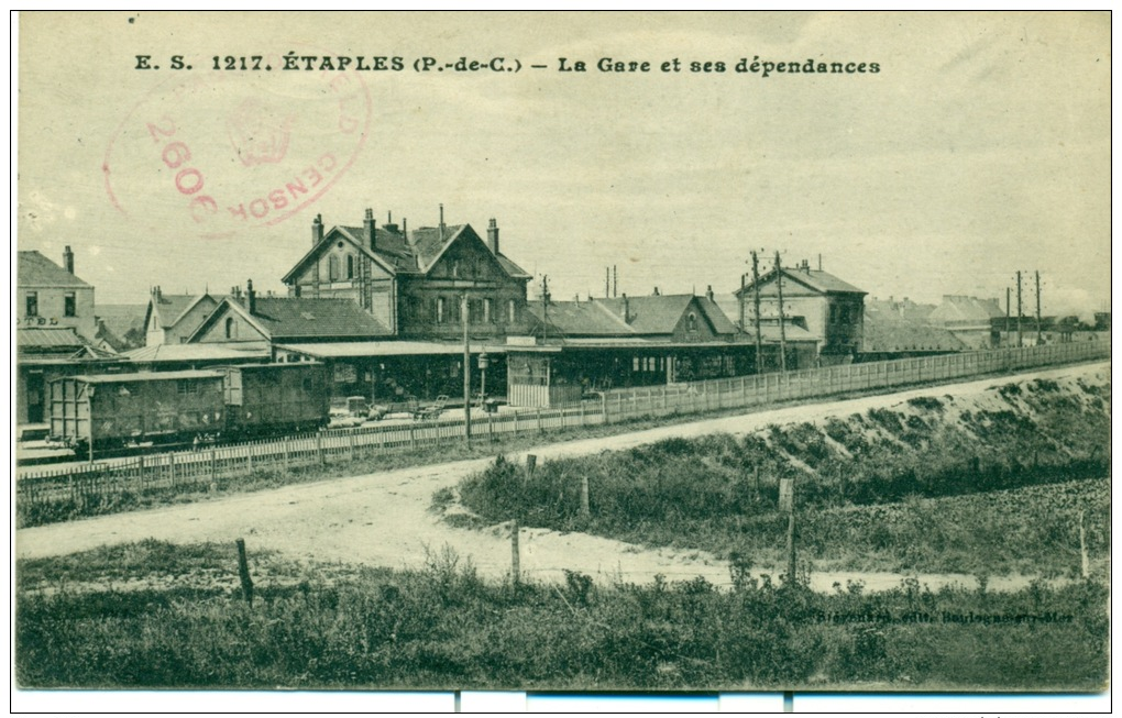 Etaples-sur-Mer. La Gare Et Ses Dépendances - Etaples