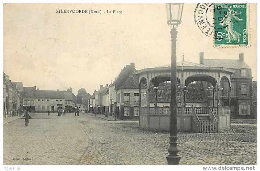Sept13 986 : Steenvoorde  -  Place - Steenvoorde
