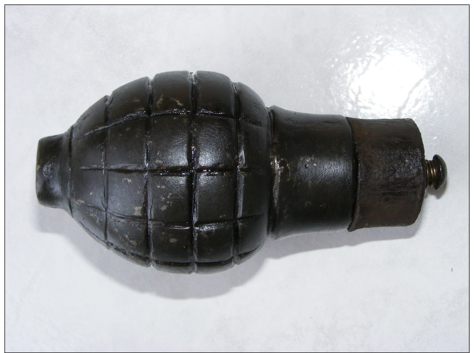 Grenade Citron Foug   Ww  1  En Très Très  Bonne état Entièrement Neutra Tampon De Bois Origine - 1914-18