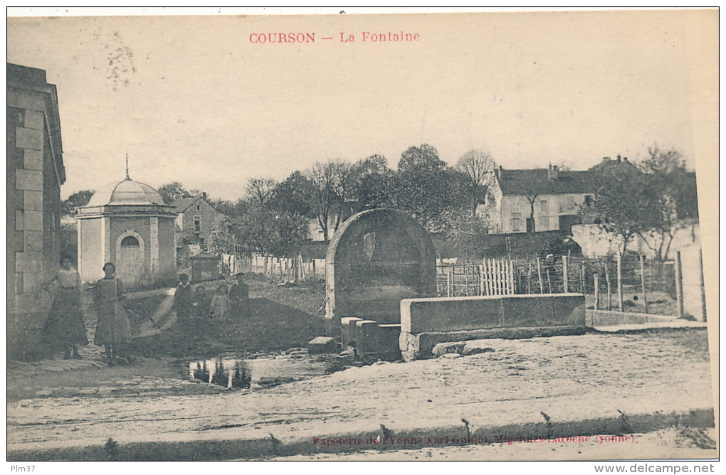 COURSON - La Fontaine - Courson-les-Carrières