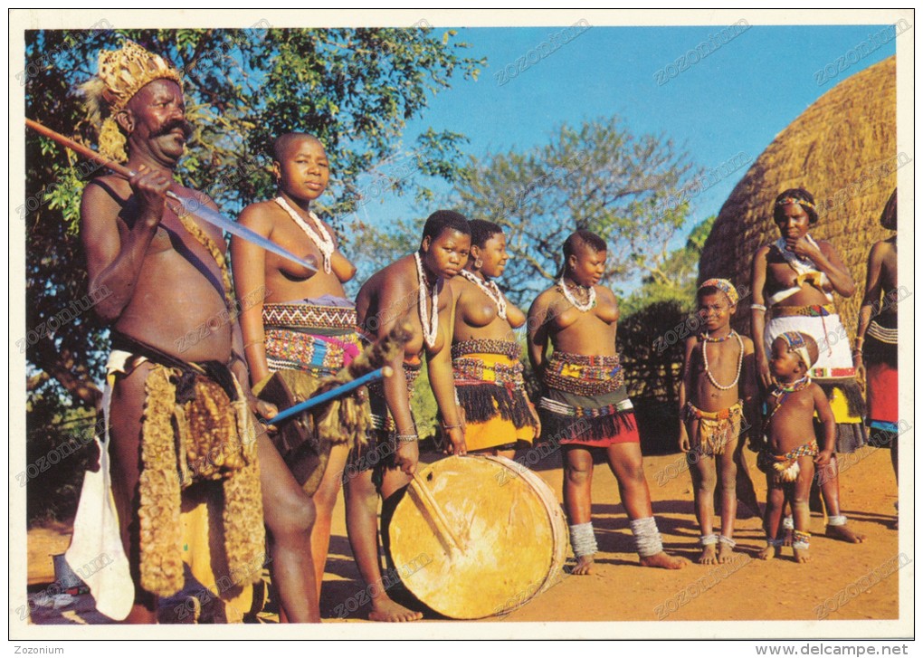SOUTH AFRICA,A ZULU CHIEF AND HIS LARGE FAMILY,WOMAN, FOLKLORE, ETHNIC, Vintage Old Tinted Postcard - Unclassified