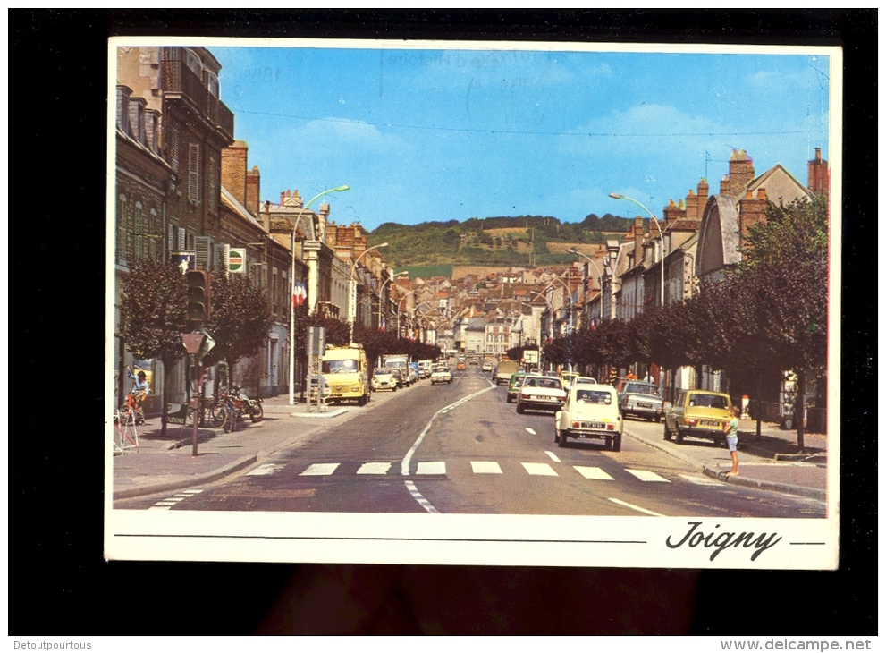 JOIGNY Yonne 89 : Avenue Gambetta ( Citroen 2CV Diane Simca 1100 - Joigny