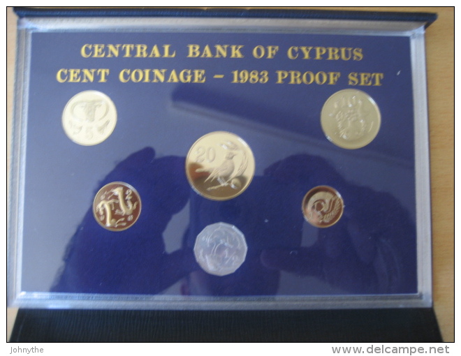 CYPRUS 1983 COMPLETE COINS PROOF SET IN OFFICIAL BANK´S CASE - Zypern