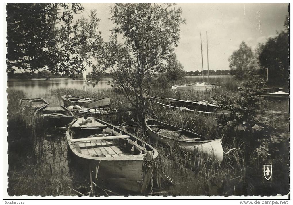 Etang Du Puits-Argent (Cher) Un Des Ports Aux Bateaux - Argent-sur-Sauldre