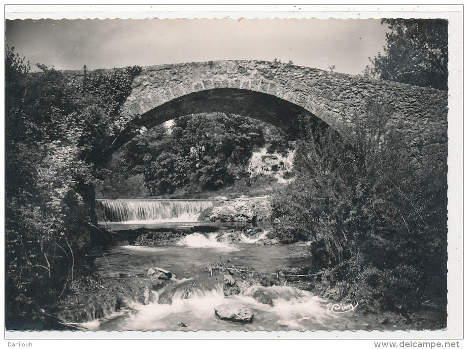 83 // SALERNES   Vieux Pont Romain - Salernes