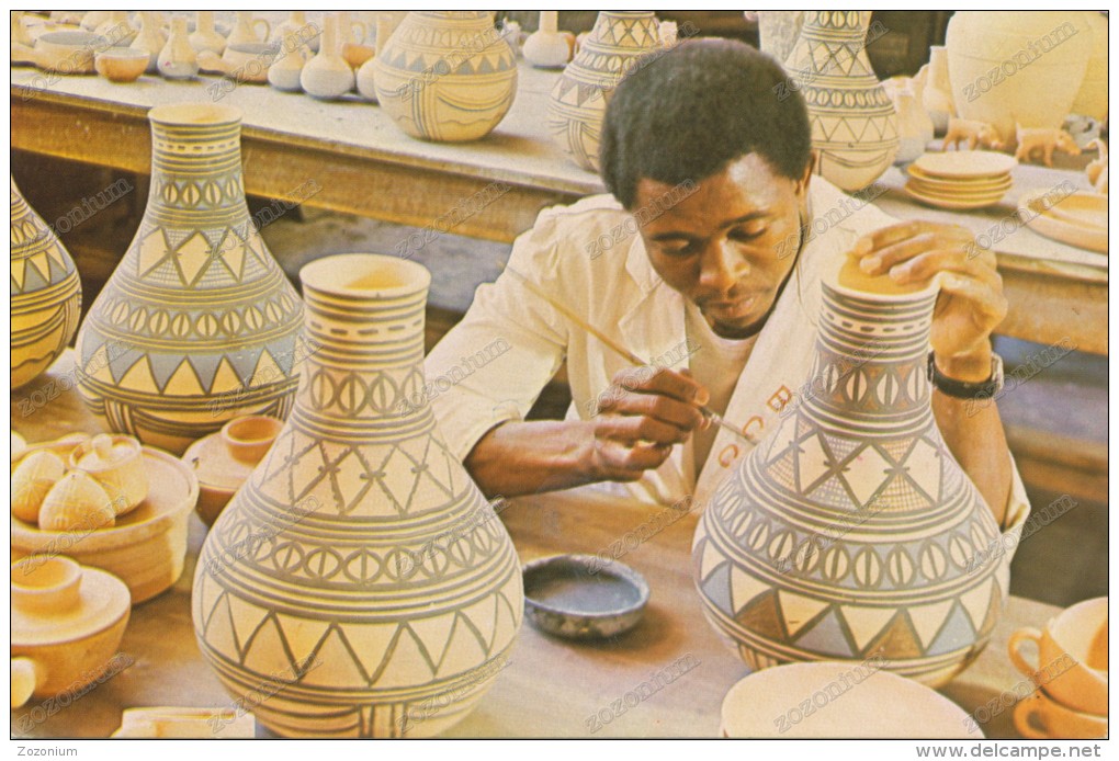 AFRICA, ZIMBABWE,PAINTED POTTERY, ETHNICS, Old Postcard - Sin Clasificación