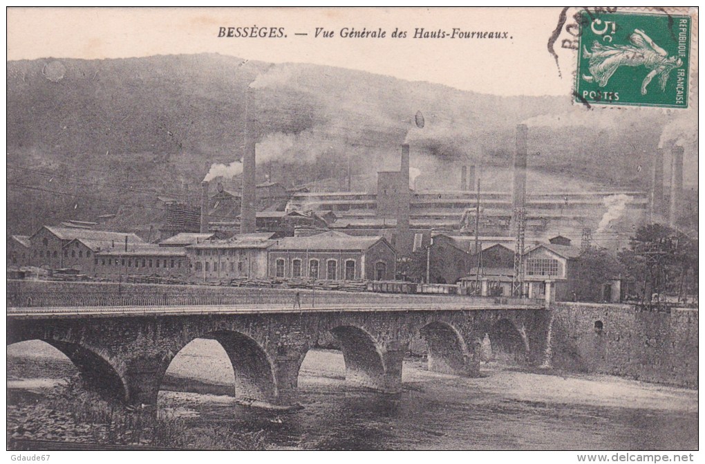 BESSEGES (30) - VUE GENERALE DES HAUTS-FOURNEAUX - Bessèges