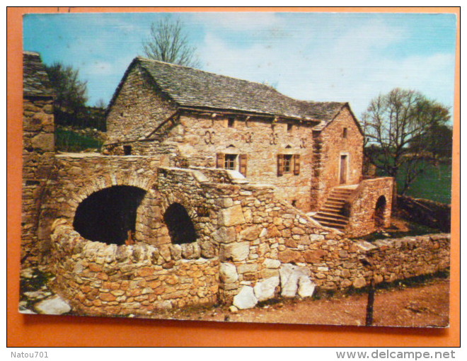 V09-48-lozere-hyelzas--ferme Caussenarde- -cause- Mejean-les Porches D'acces-- - Autres & Non Classés