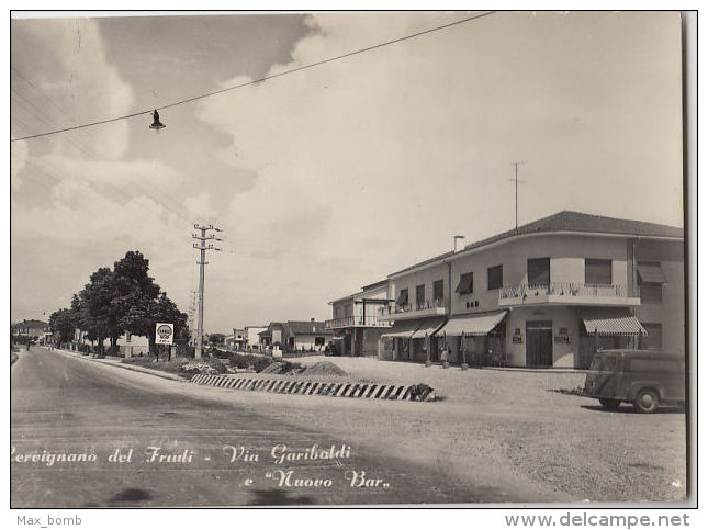 1963 CERVIGNANO DEL FRIULI (UDINE) VIA GARIBALDI E NUOVO BAR --- M1190 - Udine