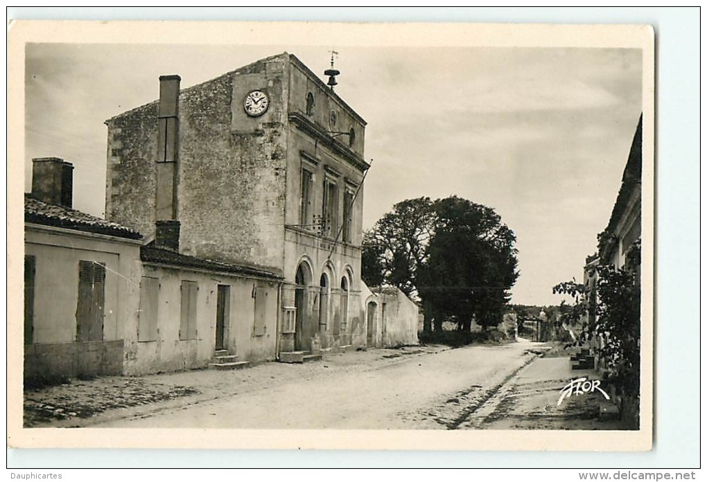 ILE D'AIX : La Mairie. 2 Scans. Edition Carrière Flor - Autres & Non Classés