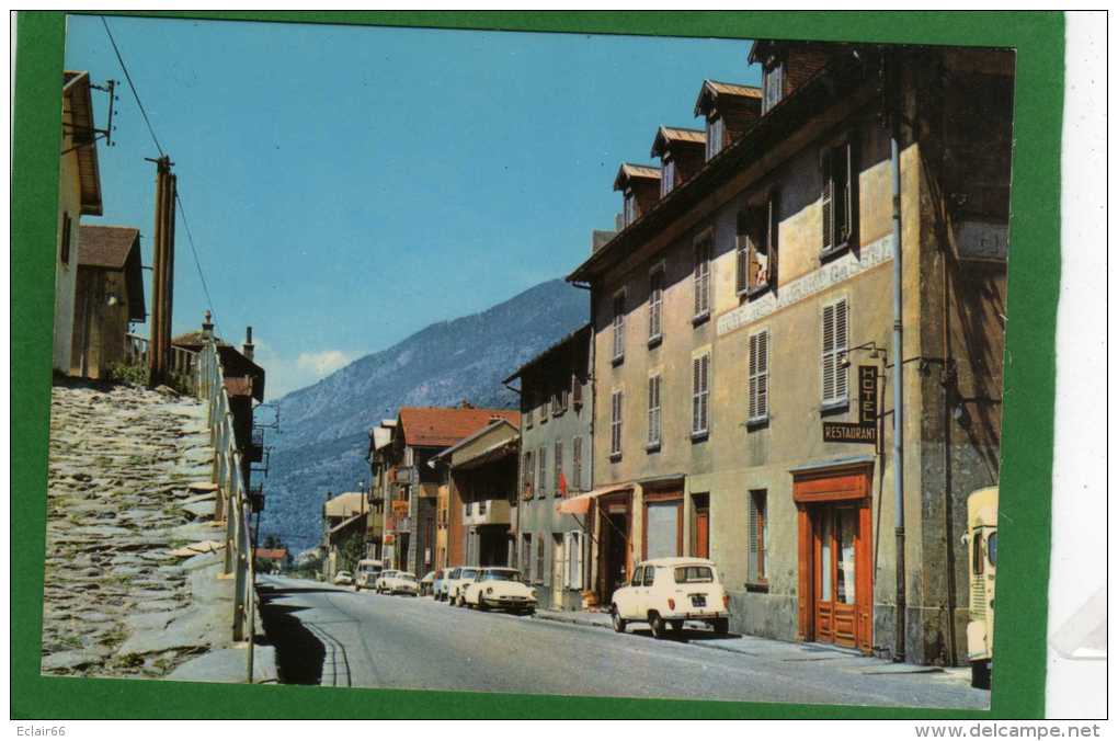 73. LA PRAZ .(Savoie) LA RUE PRINCIPALE  RN6  CP Année 1965 Voitures D'époque  Hôtel  Restaurant Débit De Tabac - Autres & Non Classés