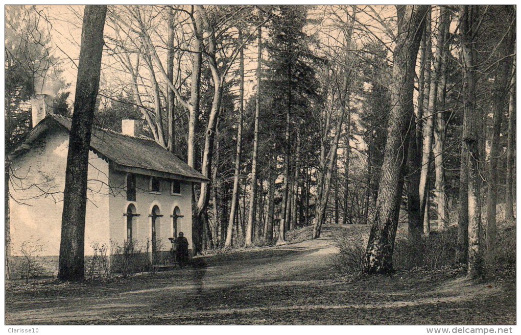 Belgique Beaumont Rond Point Des Roquettes Animée - Beaumont