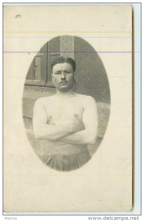 HOMME FORT (carte Photo). - Lucha