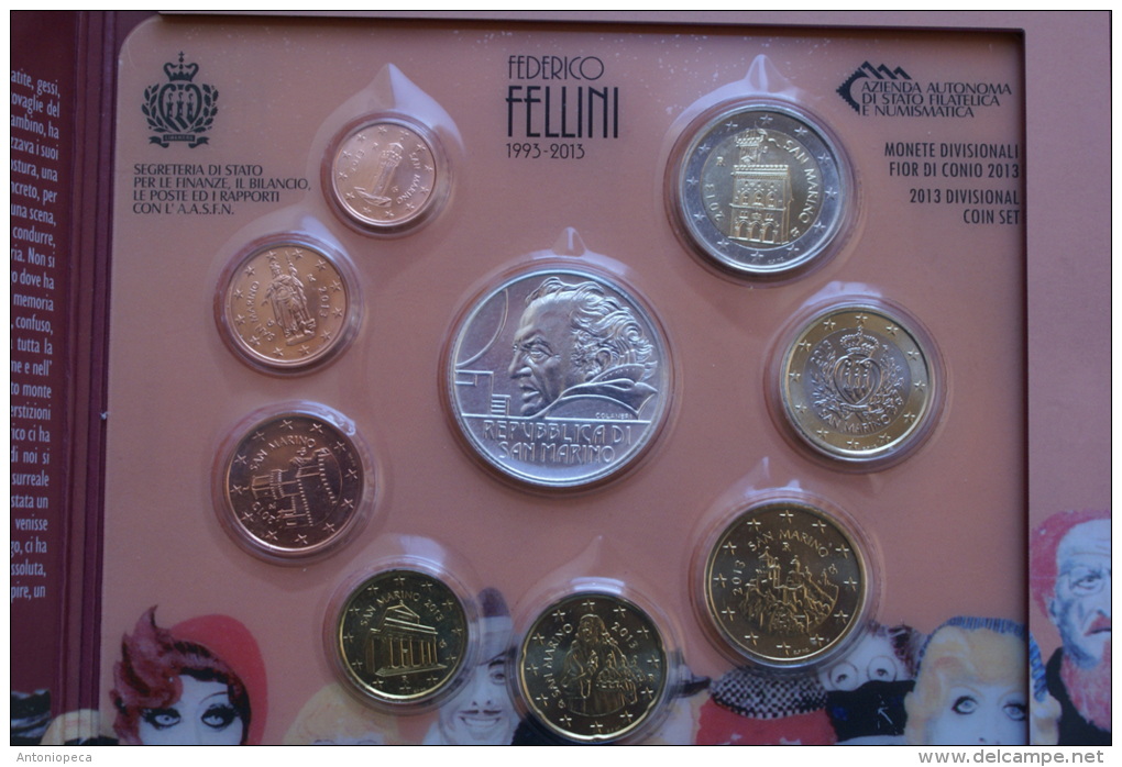 SAN MARINO - 2013 DIVISIONAL COIN SET WITH 5 EURO SILVER COIN, FIOR DI CONIO IN ORIGINAL FOLDER - San Marino