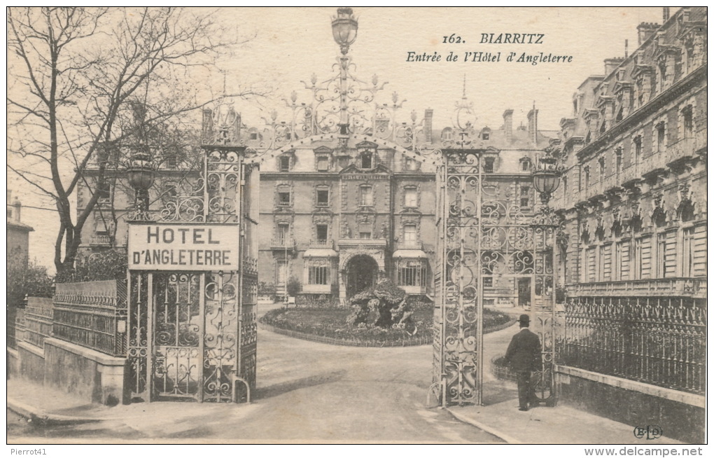 BIARRITZ - Entrée De L'Hôtel D'Angleterre (animation) - Biarritz