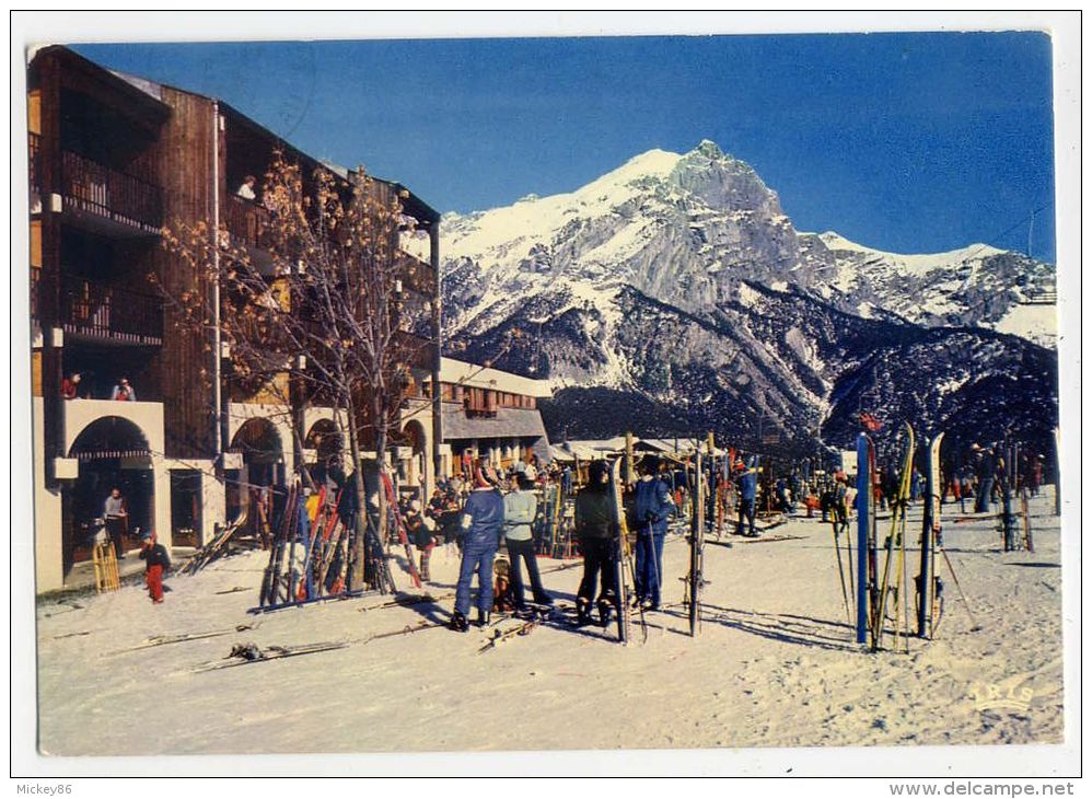 Près Vallouise-PUY-SAINT-VINCENT-1977- Vue Générale,au Fond, Le Mont Brison( Trés Animée,ski),cpsm 10x15 éd  Cap-Théojac - Autres & Non Classés