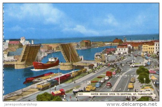 HAVEN BRIDGE OPEN TO SHIPPING - GREAT YARMOUTH - NORFOLK - Great Yarmouth