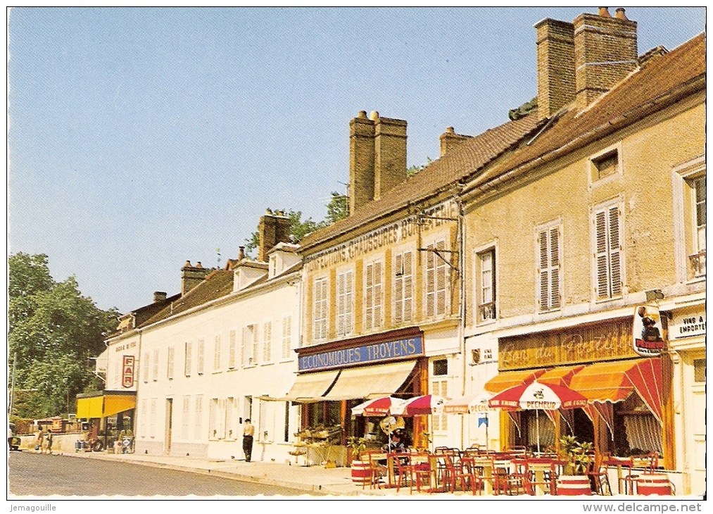 ERVY-LE-CHATEL 10 - La Rue Pasteur - B-3 - Ervy-le-Chatel