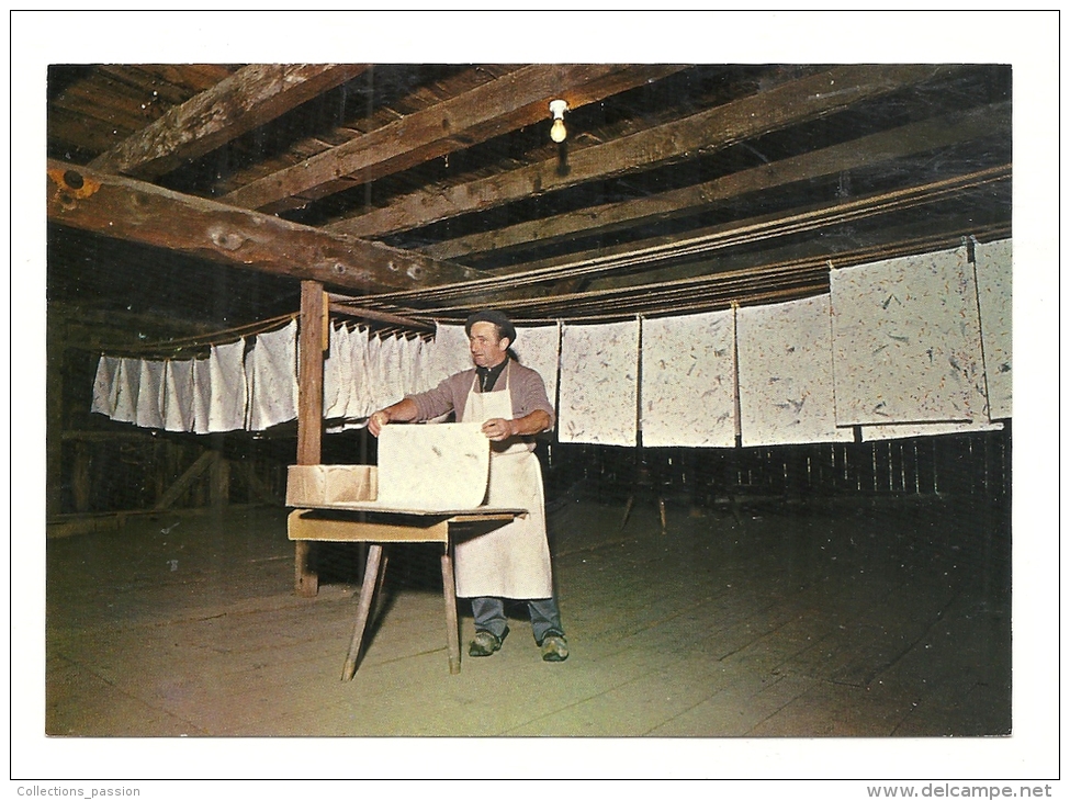 Cp, Métier, Ambert (63) - Moulin Richard De Bas - Musée Historique Du Papier - Les Etendoirs - Artisanat