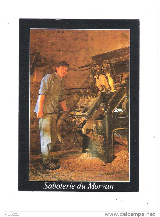 Saboterie Du Morvan à Montsauche - 58 -  Alain MARCHAND GOULOUX - MACHINE : La Creuseuse - Photo Philippe JONDEAU - Artisanat