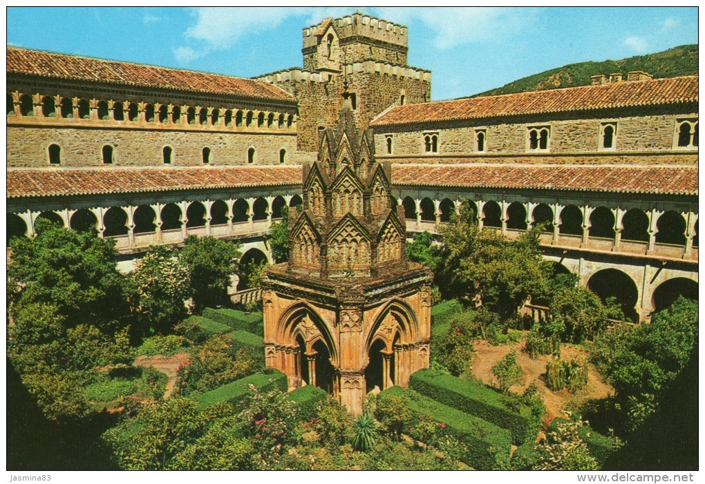 Guadalupe Petit Temple,Cloitre Mudejare Et Tours - Autres & Non Classés